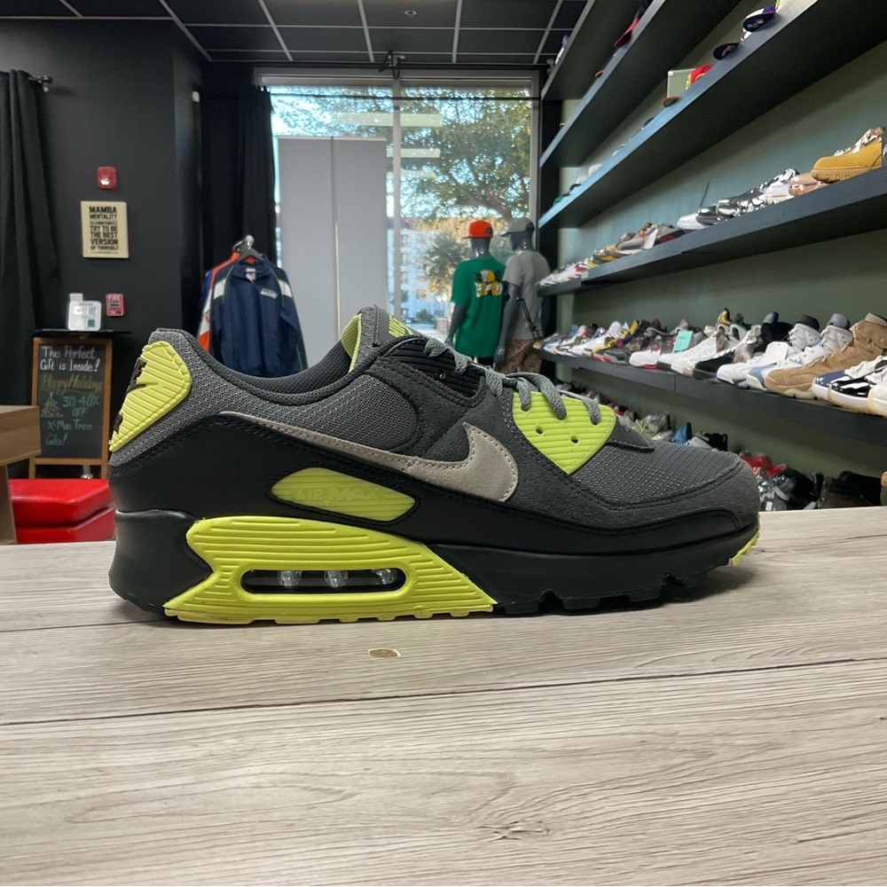 AIR MAX 90 GREY NEON GREEN SZ 13 USED NO BOX